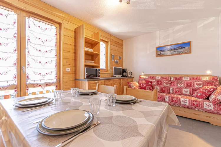 FLE195 / Studio - 4 people