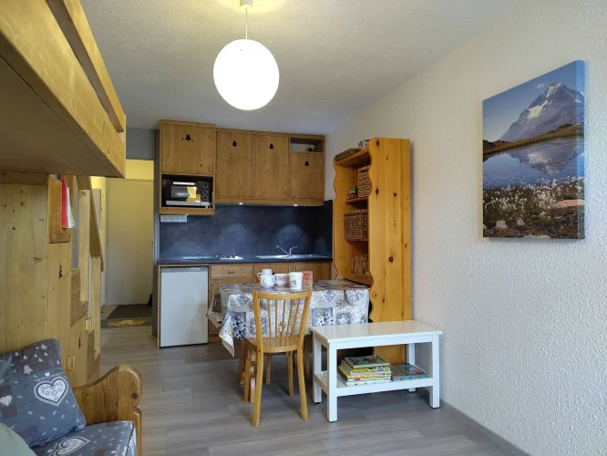 SET041M / Studio - 2 people